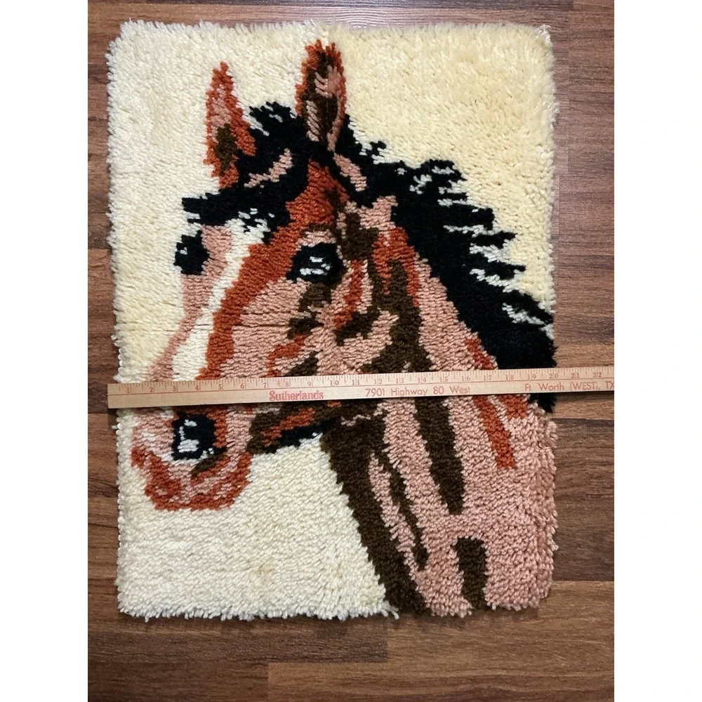 Vintage 1970s CHAMPION Horse Latch Hook Rug Wall Hanging 27